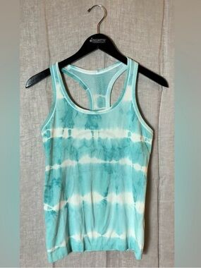 lululemon athletica • swiftly racerback tank in heathered tranquil blue size 6